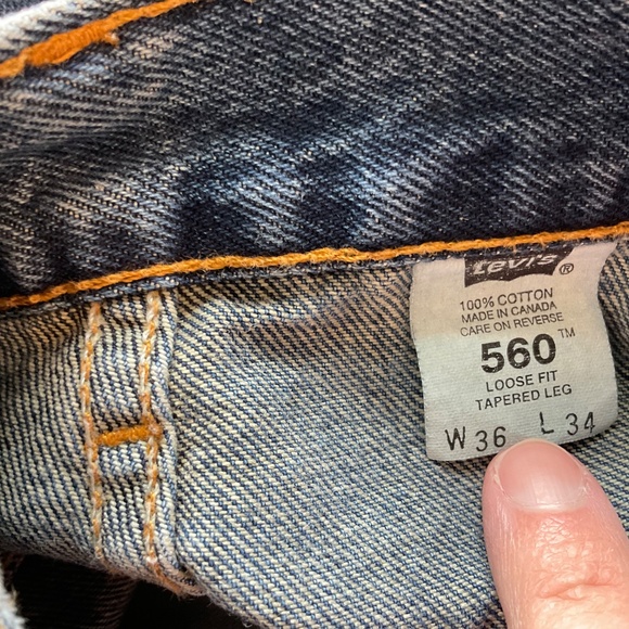 Vintage LEVI’S 560 36x34 Loose Fit Tapered Leg Jeans Made In Canada - Picture 5 of 8